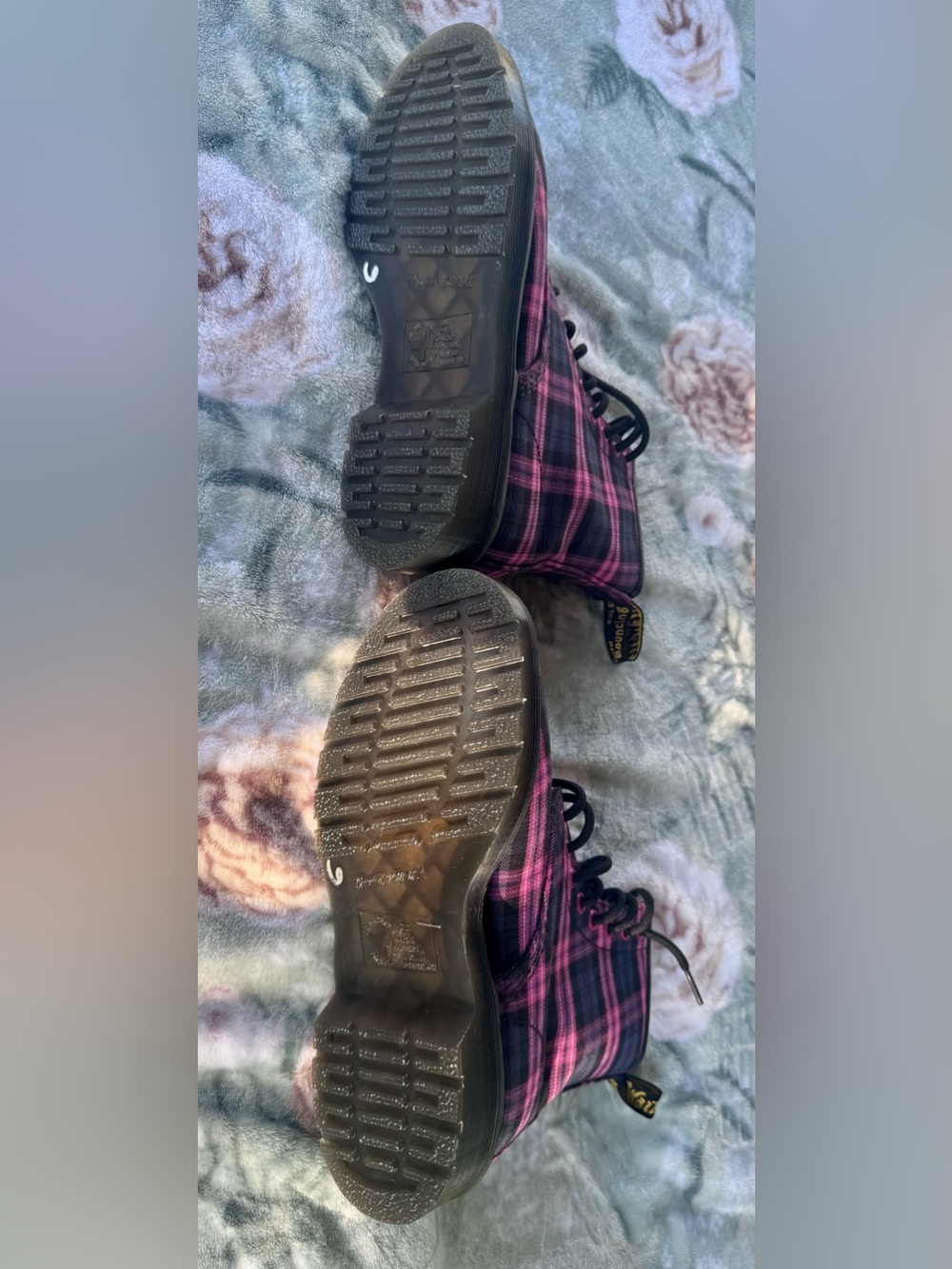 Dr. Martens 1460 Pascal Pink Tartan Plaid Canvas Boots Women’s US 6 EU 37 - Picture 3 of 6